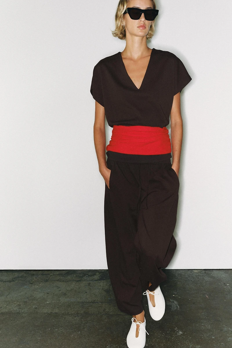 V-NECK T-SHIRT