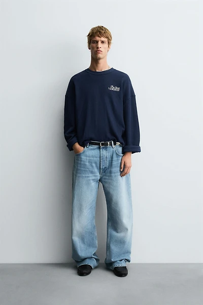 TEXTURED TEXT SWEATSHIRT