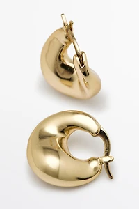 Voluminous hoop earrings