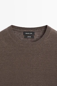 Lightweight 100% linen knit T-shirt