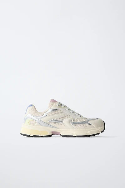 MESH SNEAKERS