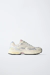 MESH SNEAKERS
