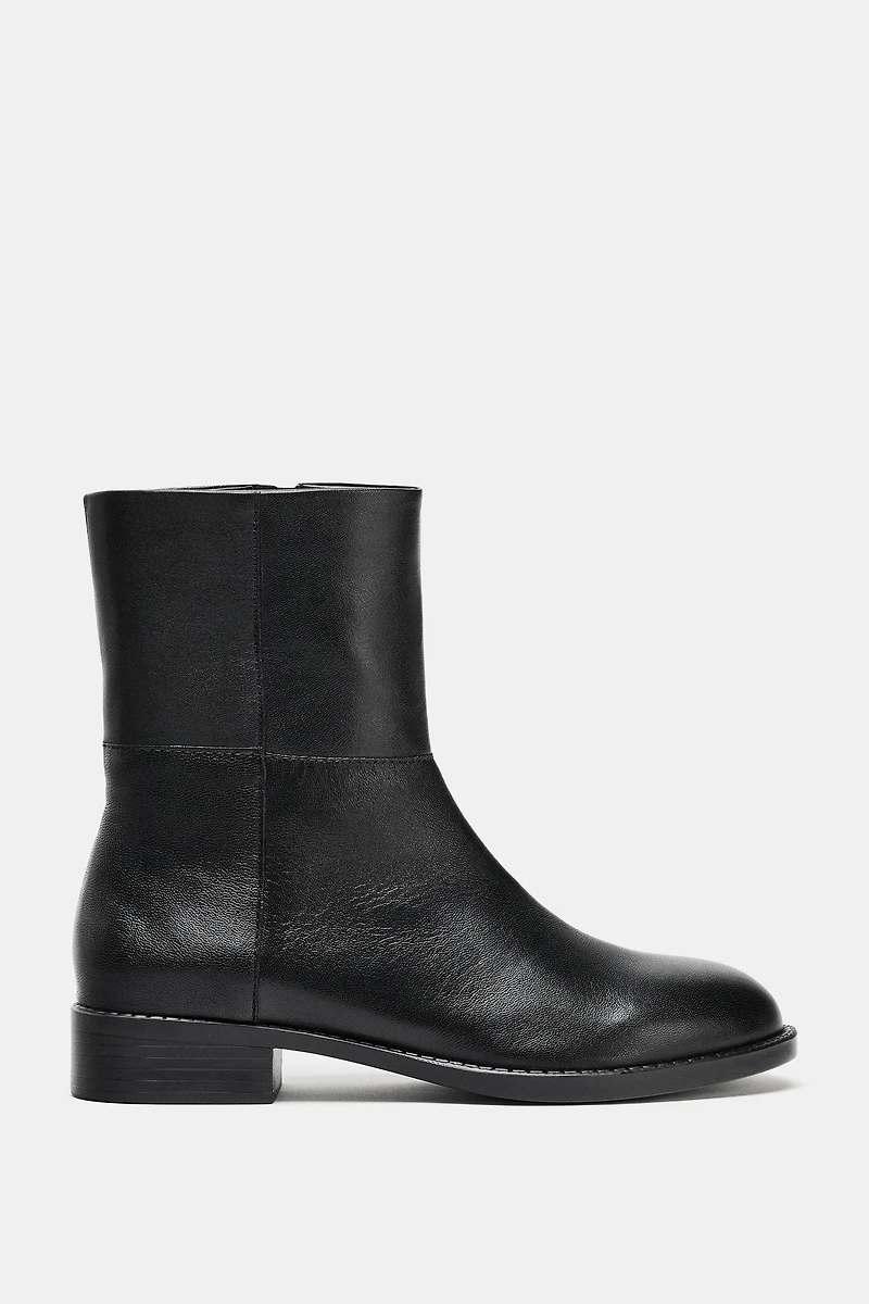 LOW HEELED LEATHER ANKLE BOOTS