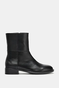 LOW HEELED LEATHER ANKLE BOOTS