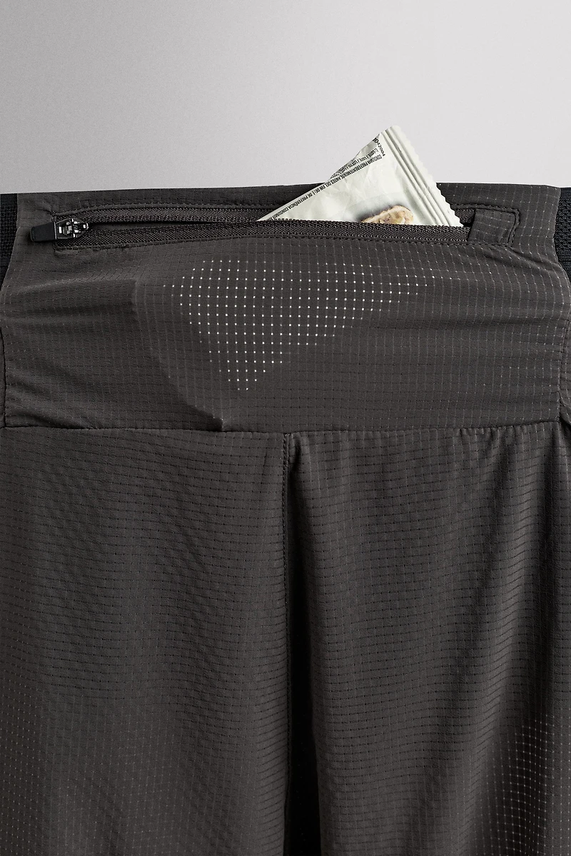 COLOR BLOCK RUNNING SHORTS