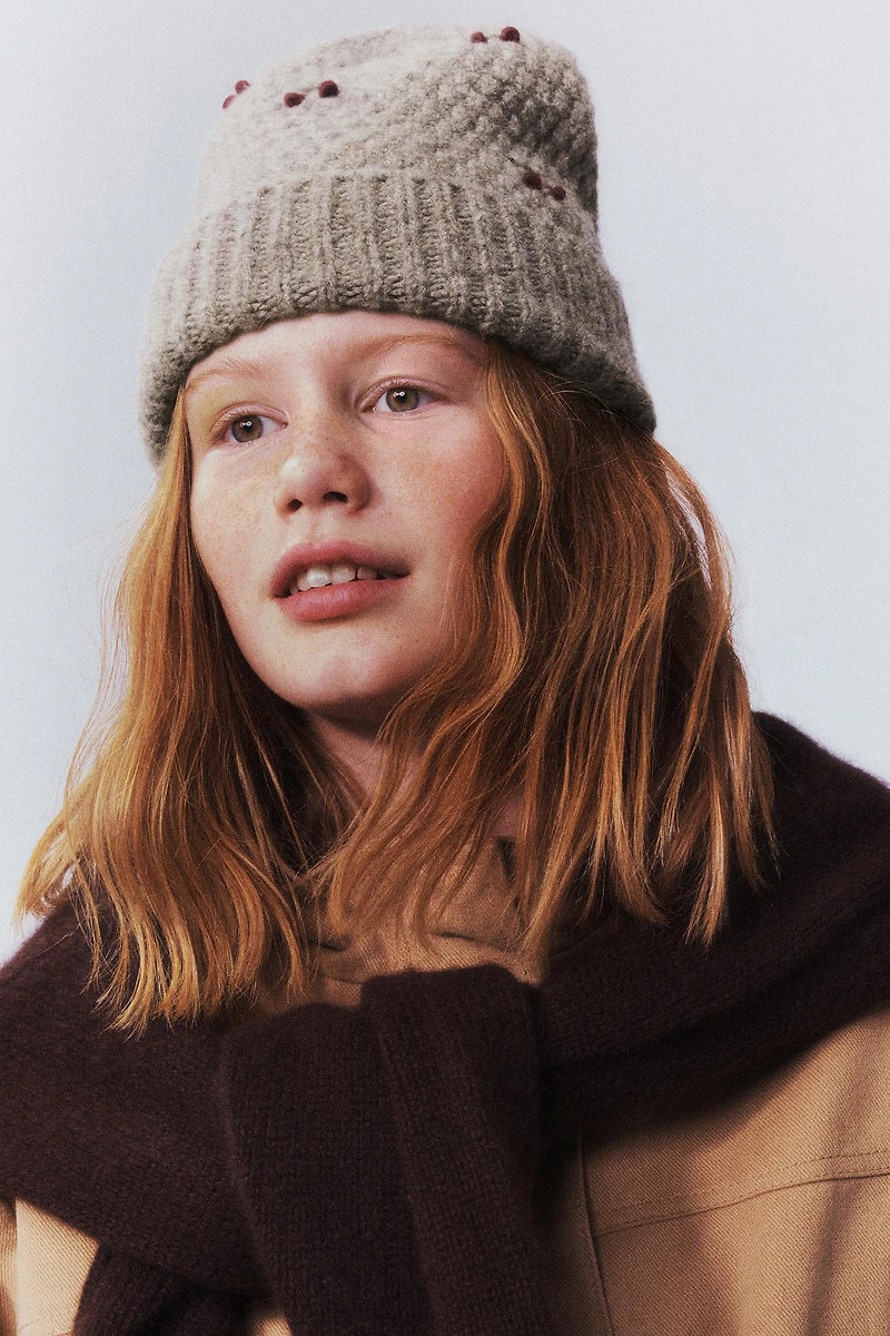 CHERRY KNIT HAT