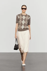 Short sleeve diamond-pattern sweater