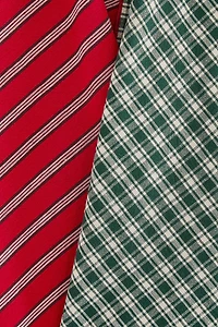 SET OF DYED COTTON CHRISTMAS KITCHEN TOWELS (SET OF 2)