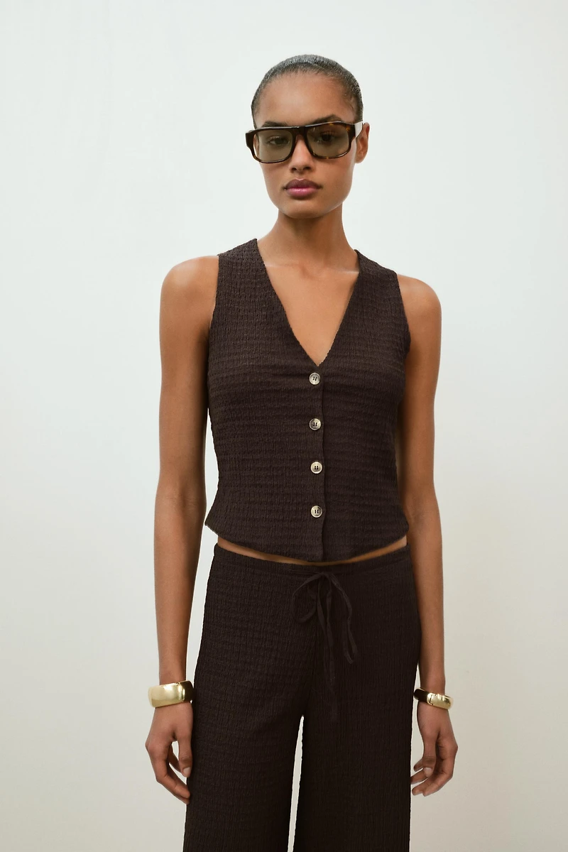 TOP GILET BOUTONS TEXTURÉ