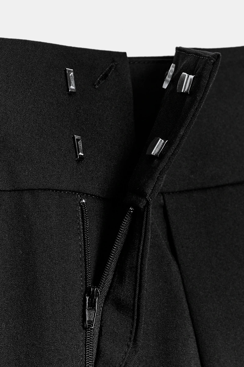 PANTALON BALLON À PLIS