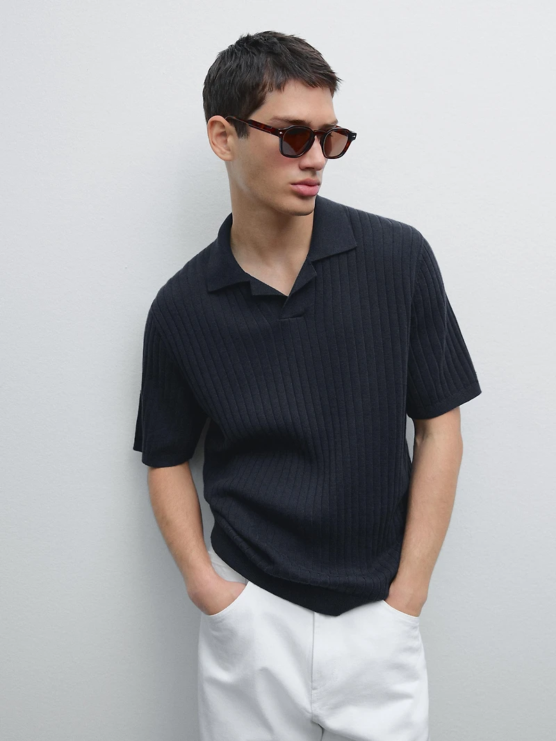 Ribbed knit short sleeve polo shirt