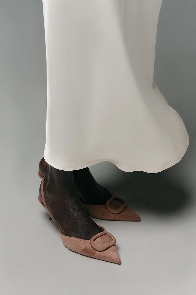 SLINGBACK APPLIQUÉ HEELS