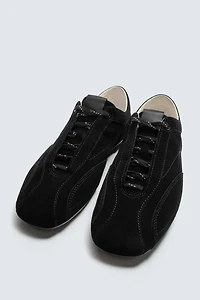 CHAUSSURE EN CUIR À SEMELLE ULTRA-FINE