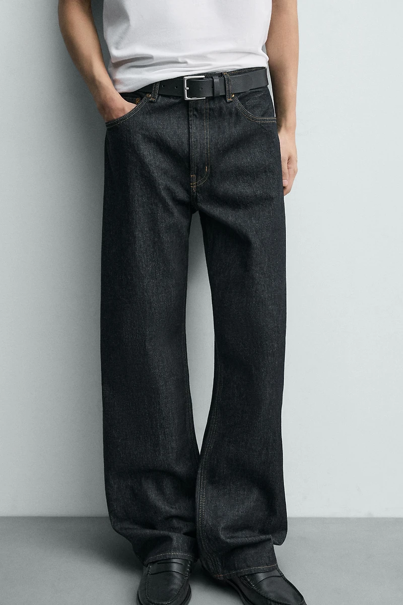 LOOSE FIT JEANS
