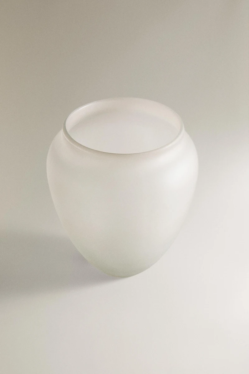 OPAQUE GLASS VASE