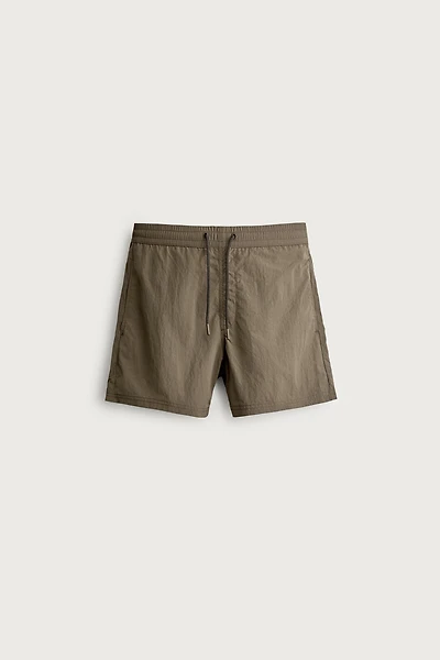 BASIC MID-LENGTH SWIM TRUNKS
