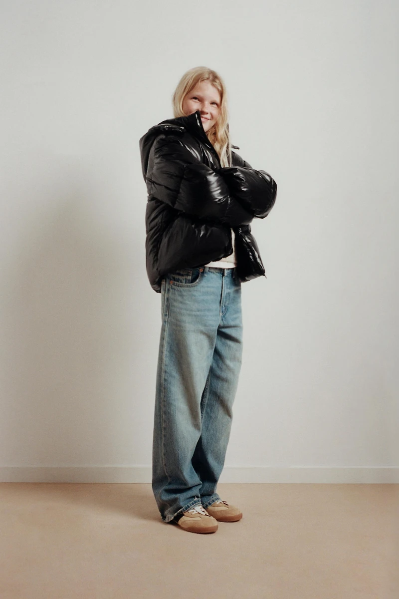 SHINY HOODED PUFFER JACKET WITH FAUX FUR LINING