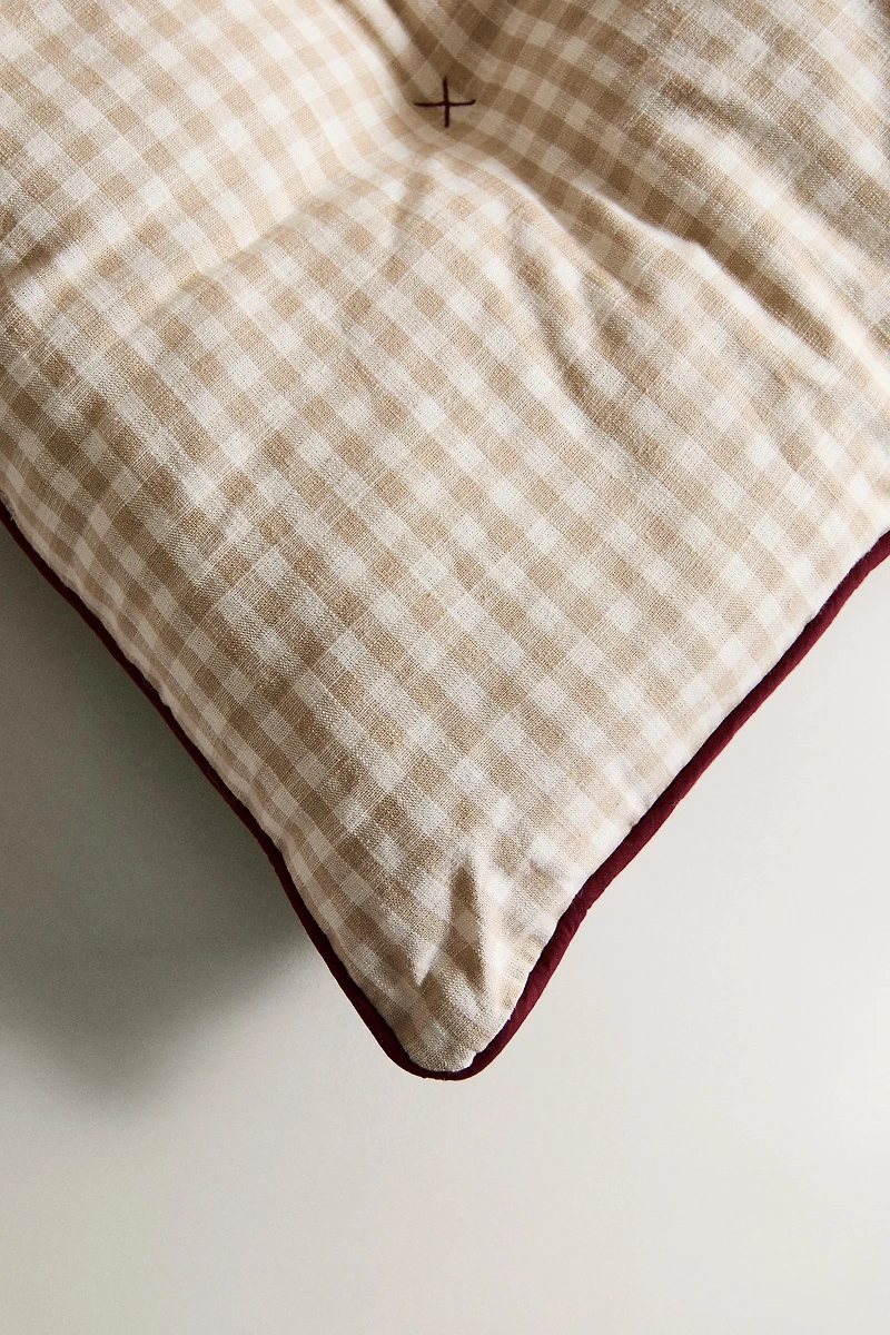 CHECKED PET FLOOR CUSHION WITH PIPING