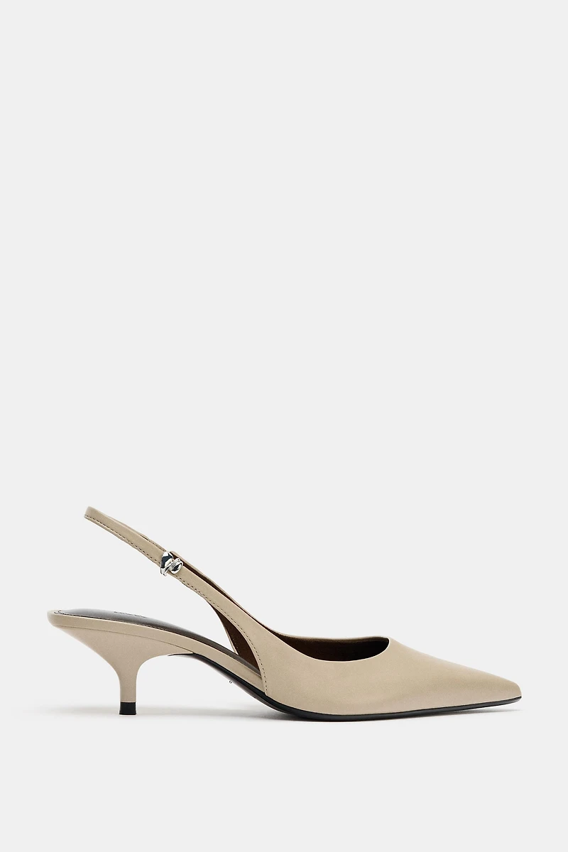 CHAUSSURES DESTALONNÉES AVEC BRIDE