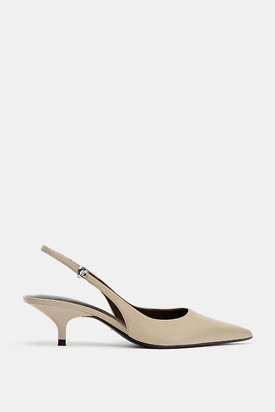 CHAUSSURES DESTALONNÉES AVEC BRIDE