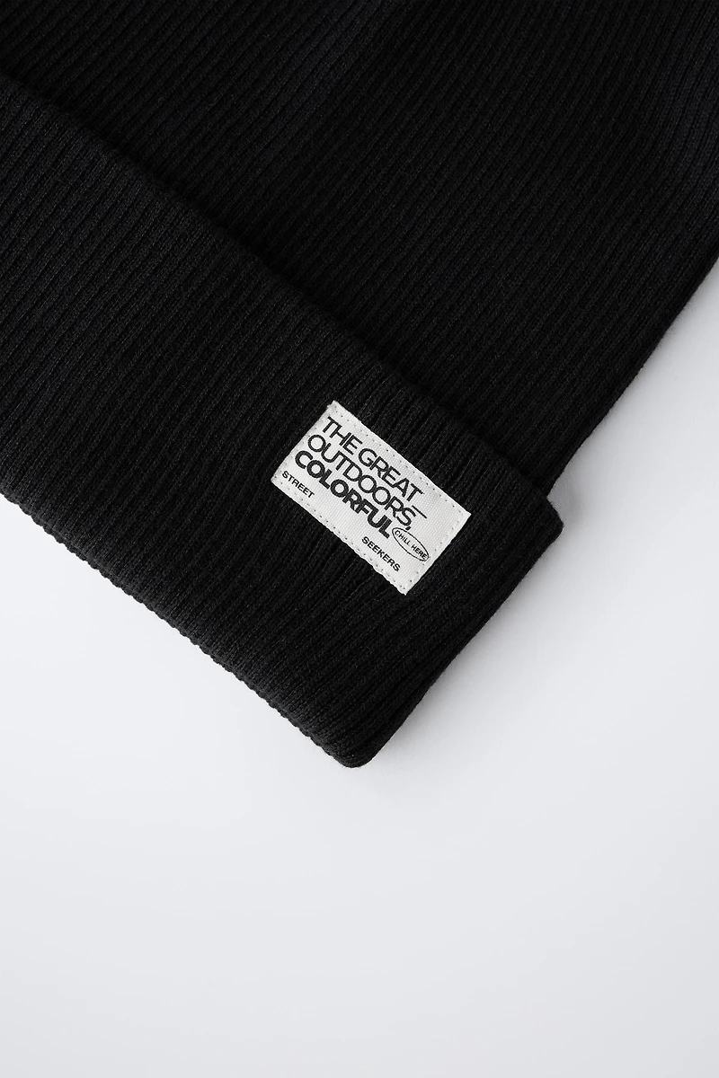 RIBBED KNIT HAT WITH LABEL