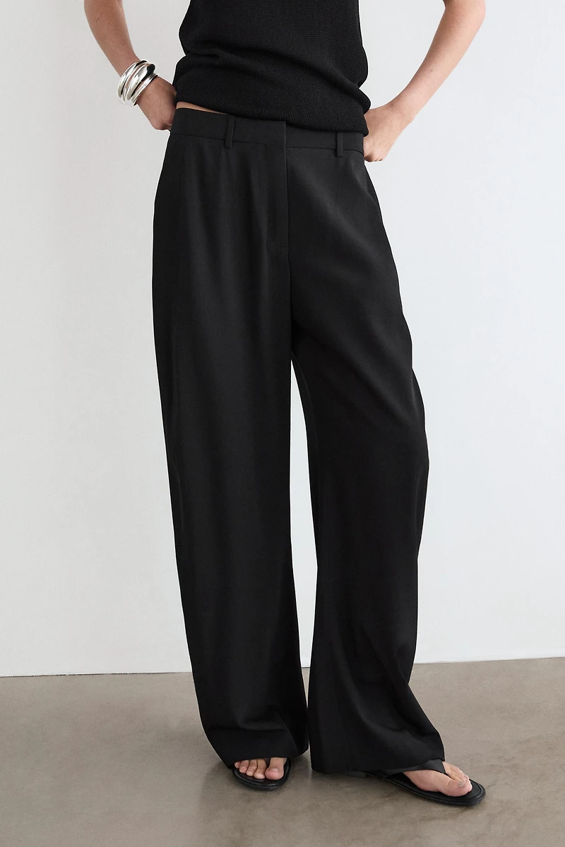 Wool blend trousers with seam detail