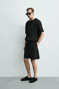 TEXTURED JOGGER SHORTS