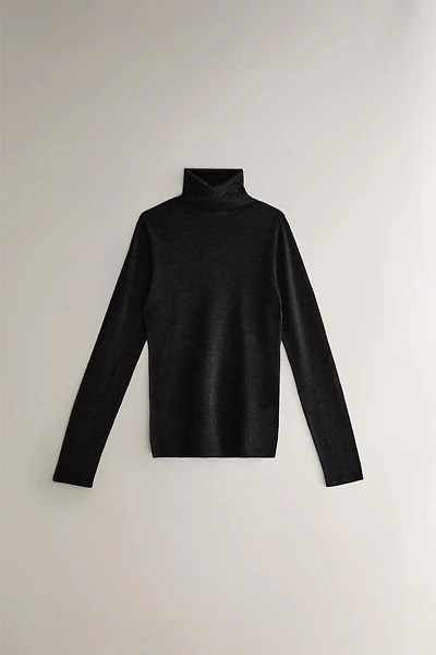 WOOL AND SILK TURTLE NECK SWEATER