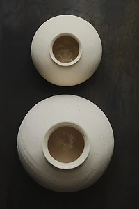 ROUND CERAMIC VASE