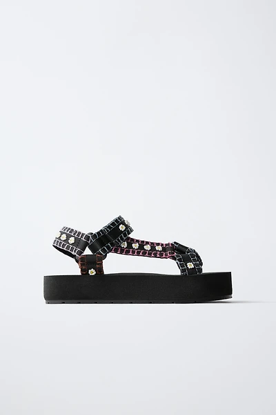 EMBROIDERED FLORAL SANDALS