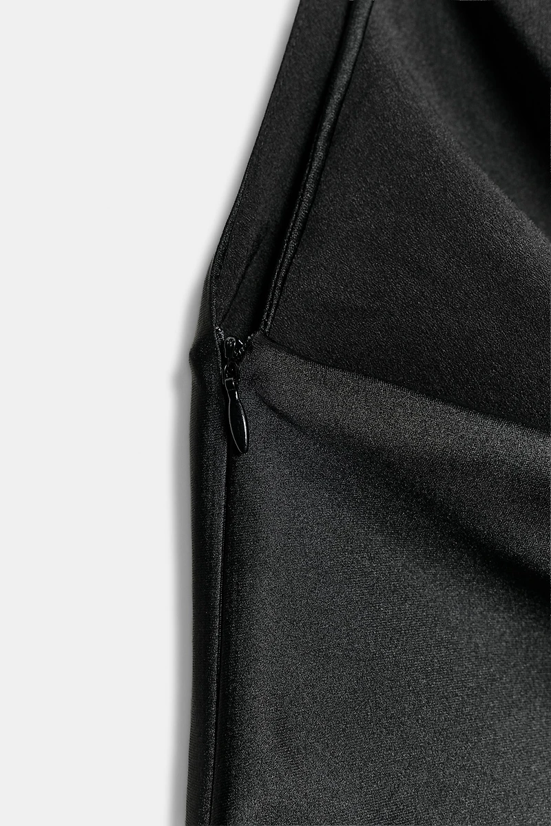 ROBE HALTER SATINÉE