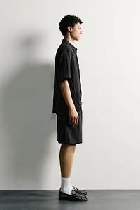 TEXTURED RELAXED FIT SHORTS