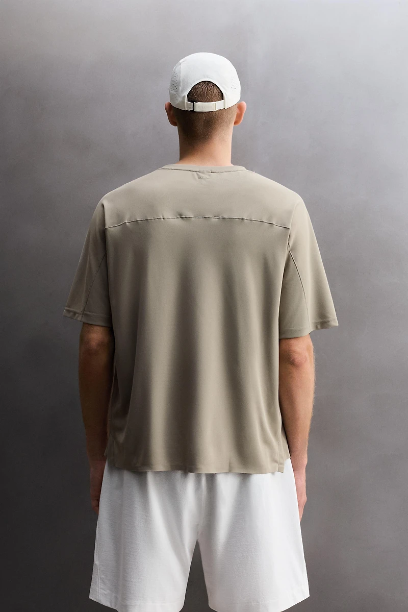 TECHNICAL PIQUÉ TEXTURE T-SHIRT