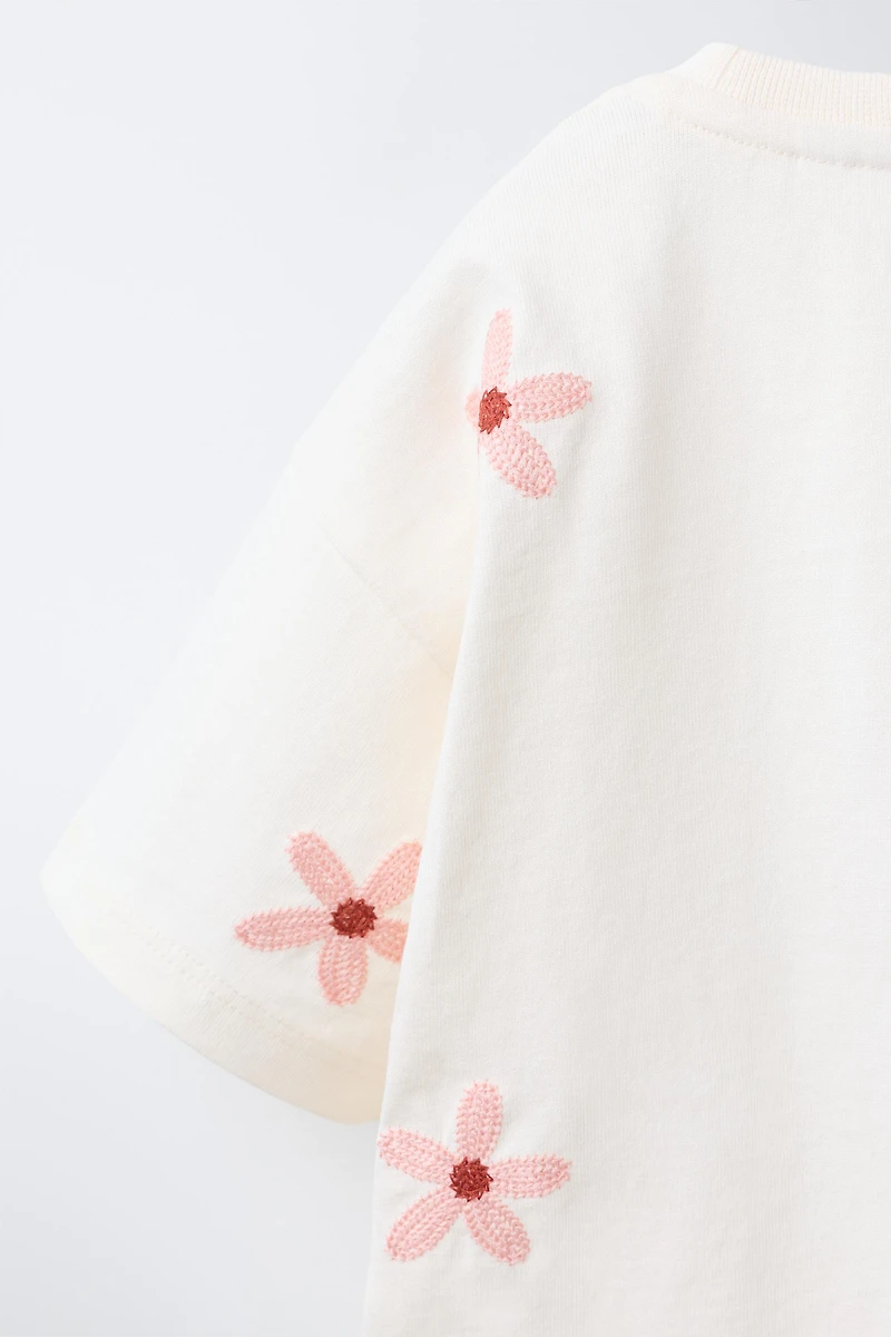 EMBROIDERED FLORAL T-SHIRT