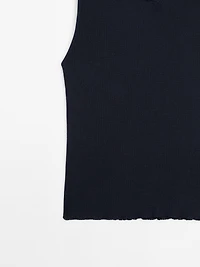 Ribbed top with collar detail