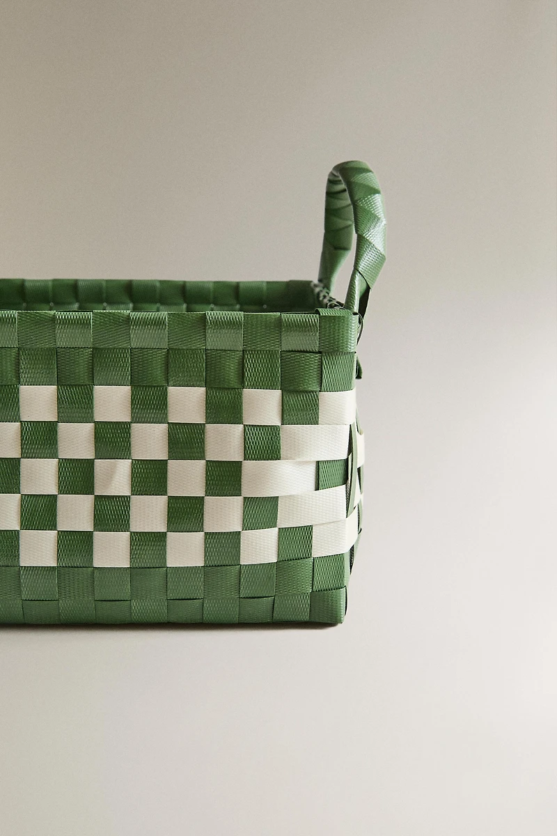 WOVEN BASKET