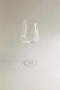 ULTRA LIGHTWEIGHT WINE GLASS