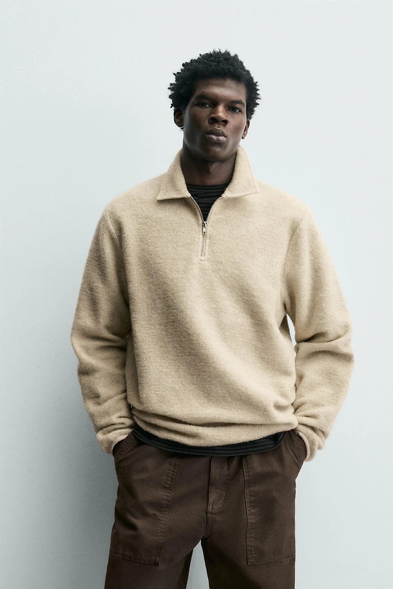 TEXTURED QUARTER-ZIP SWEATSHIRT