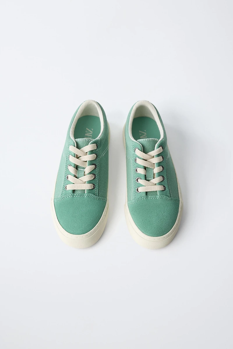 LACE-UP SNEAKERS