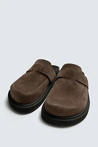 LEATHER CLOGS