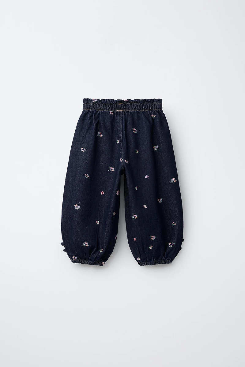 EMBROIDERED FLORAL BALLOON JEANS