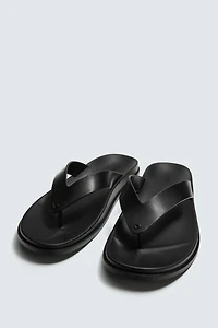 SANDALES À BRIDES