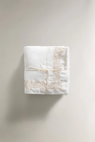 PACK OF EMBROIDERED VEGETABLE DESIGN HAND TOWELS (PACK OF 2)