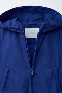 LIGHTWEIGHT WATER REPELLENT RAINCOAT