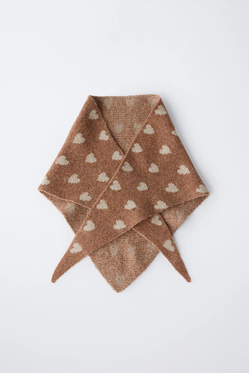 KNIT TRIANGLE HEART SCARF