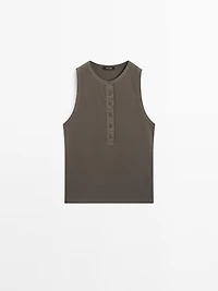 Top with contrast trim detail