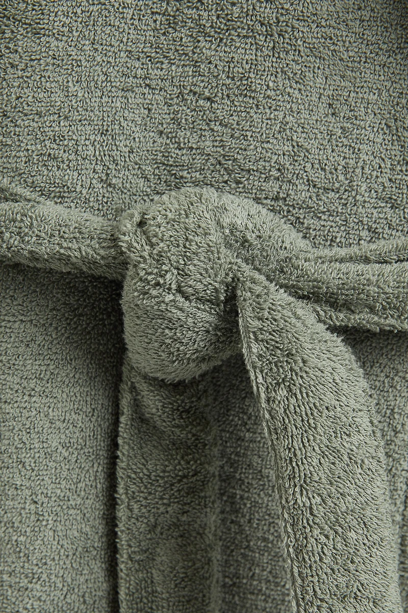 HOODED BATHROBE (360 GXM²)