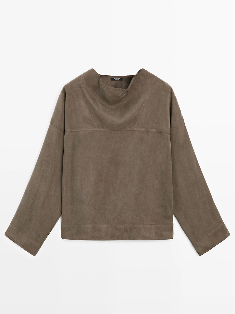 Flowing shirt with draped detail