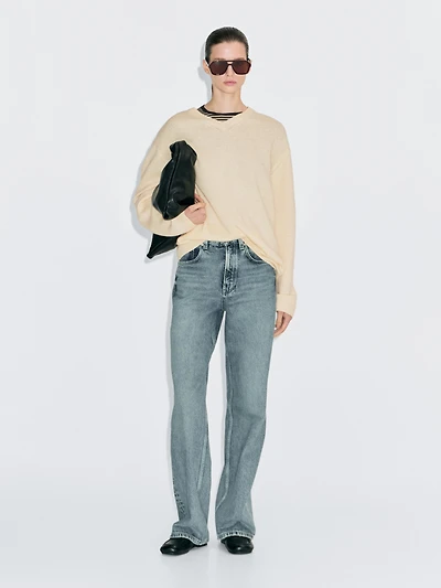 Oversize V-neck knit sweater