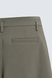100% WOOL PLEATED SHORTS